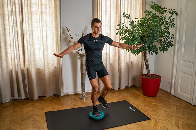 Übungen nach Kreuzbandriss - Einbeinstand